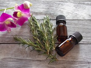 気分に合わせて目的別に便利に使うアロマスプレーの作り方